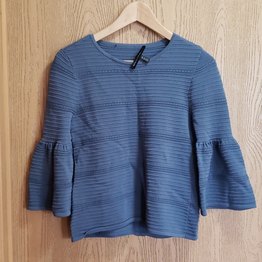 White House Black Market  slate blue ribbed bell sleeve sweater Size XS